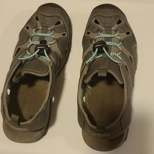 Woman's hiking shoes